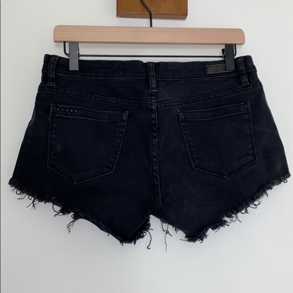 Blank NYC Little Queenie Black Shorts - Picture 2 of 3